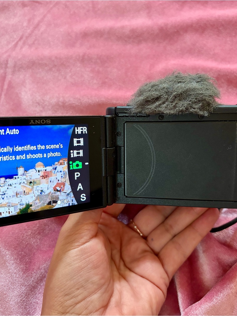 Sony Black Compact Digital Camera with ZEISS Lens and Black Strap - Picture 3 of 4